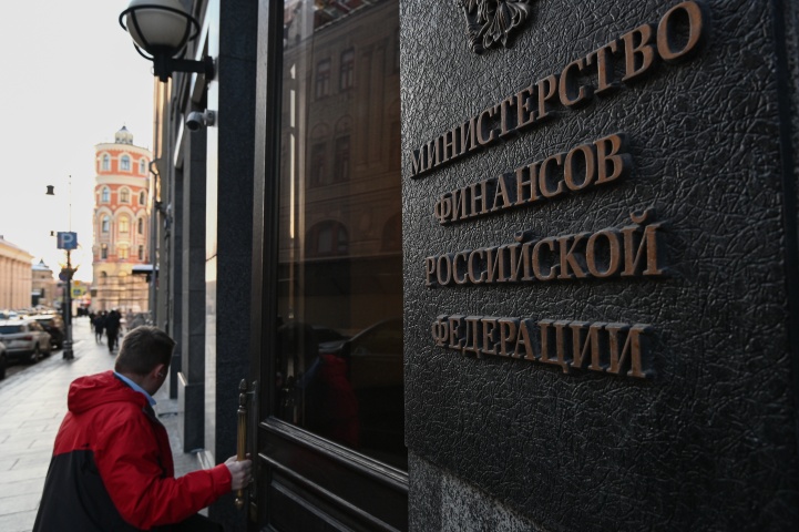 Минфин в три раза увеличил ожидаемый дефицит бюджета в 2025 году