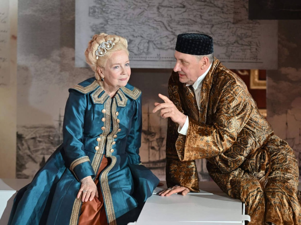teatr-2.jpg teatr-2.jpg