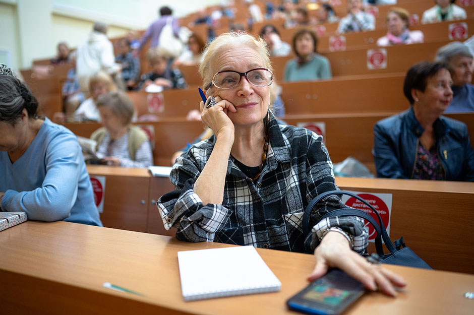 Занятия для участников «Московского долголетия» в МГУ им. М.В.Ломоносова Занятия для участников «Московского долголетия» в МГУ им. М.В.Ломоносова