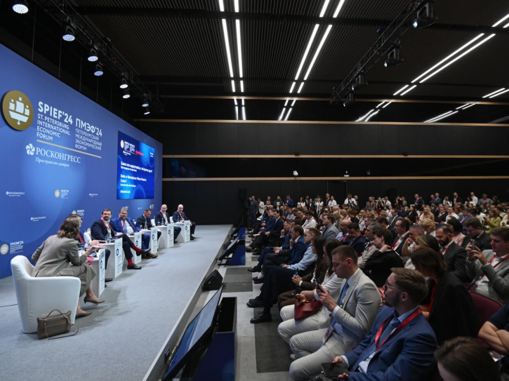 На ПМЭФ-2024 поговорили о том, чей финтех круче и эффективнее — банков или маркетплейсов На ПМЭФ-2024 поговорили о том, чей финтех круче и эффективнее — банков или маркетплейсов