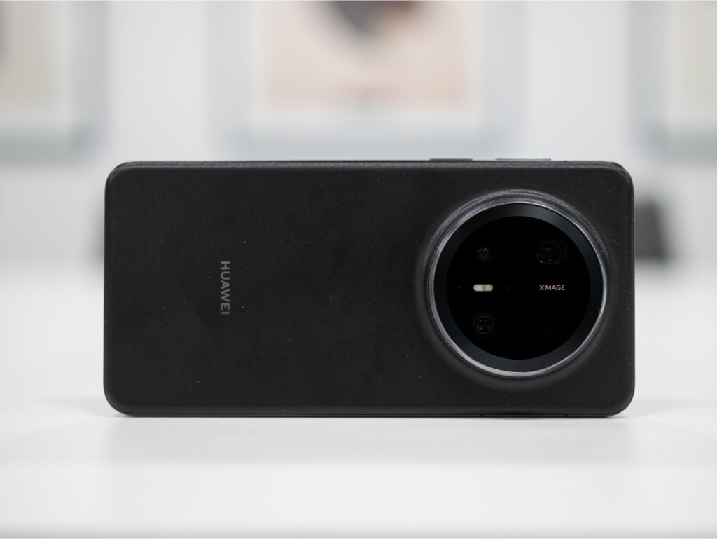 HUAWEI Mate 70 Pro HUAWEI Mate 70 Pro