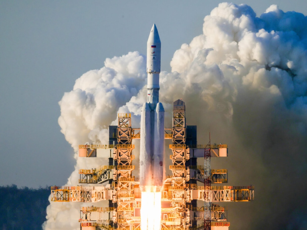 Запуск ракеты-носителя «Ангара-А5» с космодрома Восточный Запуск ракеты-носителя «Ангара-А5» с космодрома Восточный