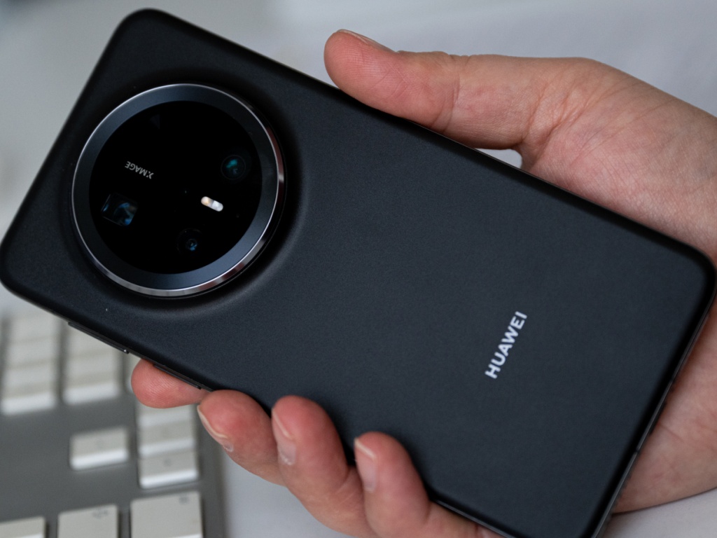 HUAWEI Mate 70 Pro HUAWEI Mate 70 Pro