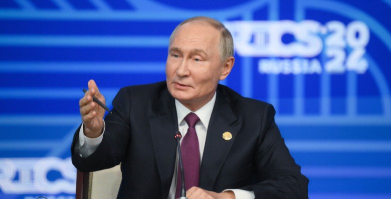 Владимир Путин подписал закон о доплатах за наставничество на работе