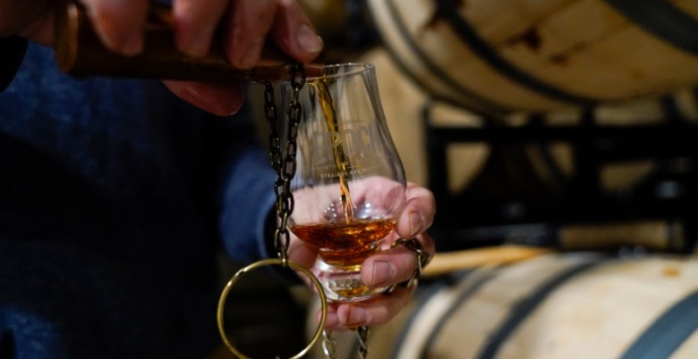 Алкогольный гигант Pernod Ricard начинает продавать виски, произведенный в Китае
