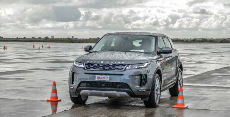 Jaguar Land Rover возобновил поставки автомобилей в США