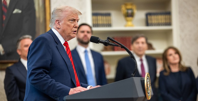 Дональд Трамп призвал Украину согласиться на переговоры с Россией в Стамбуле