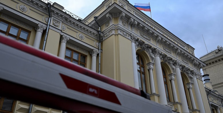 В ЦБ сочли «совершенно необходимым» ограничить кредитование в России