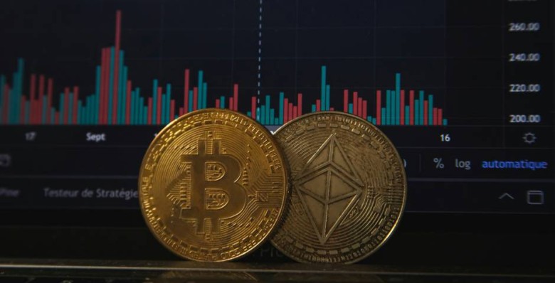 Стоимость биткоина упала ниже $100 тыс. на фоне атаки США на Иран