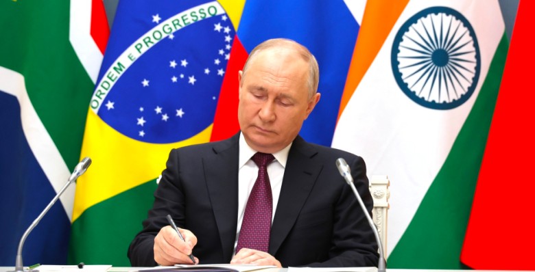 Владимир Путин: страны БРИКС почти в полтора раза превзойдут G7 по доле в мировом ВВП к 2028 г.