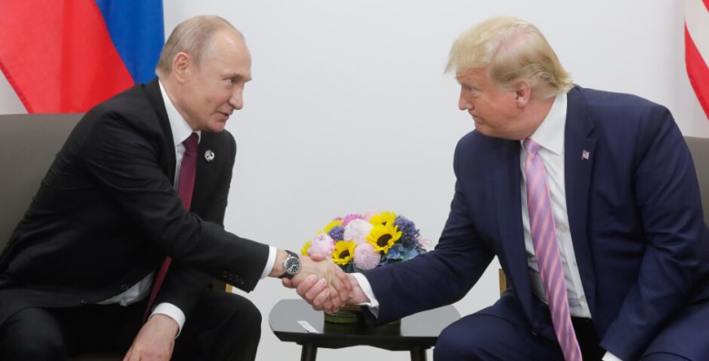 Владимир Путин и Дональд Трамп обменялись поздравлениями ко Дню Победы через помощников