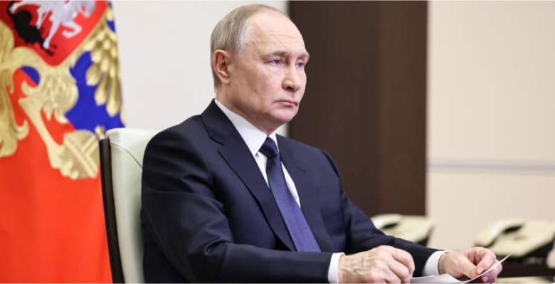 Владимир Путин объявил перемирие в дни 80-летия Победы