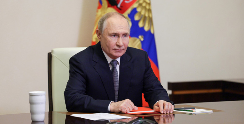Владимир Путин подписал закон об обязательной предустановке RuStore на iPhone