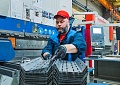 Умные современные станки позволяют свести к оптимальному минимуму количество сотрудников, а четкое планирование производства помогает справиться с простоями и потерями в материалах.