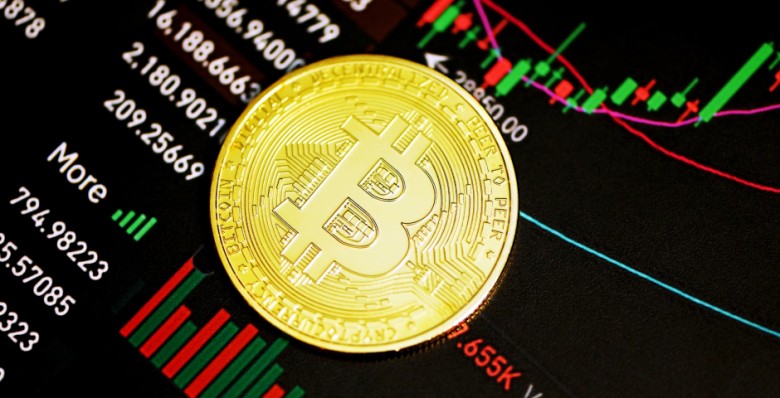 Биткоин подешевел на 10% после приговора основателю Binance