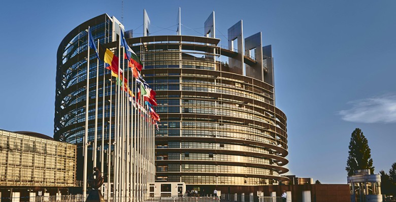 ЕС ввел санкции против ВСК, «Сургутнефтегаза» и еще 56 компаний