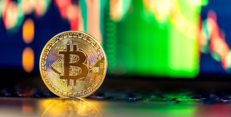 Курс биткоина возобновил рост выше $105 тыс.