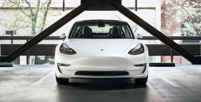 Продажи электромобилей Tesla китайского производства упали на 17,8%