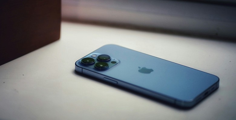 FT: Apple планирует перенести сборку iPhone для США в Индию в 2026 году
