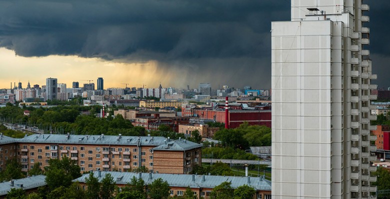 МЧС: в Москве ожидаются ливень и сильный ветер