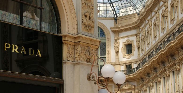 Prada купила Versace за $1,4 млрд