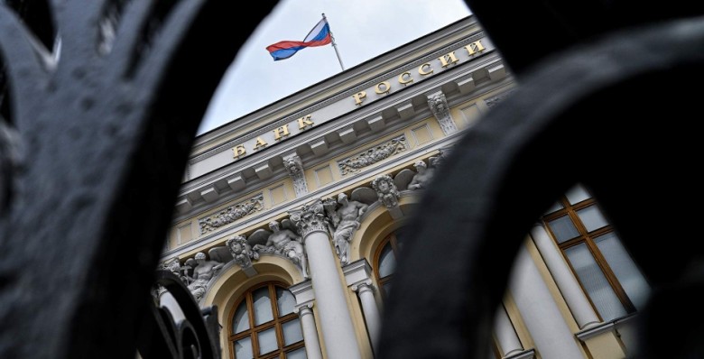 Курс рубля выехал на авто
