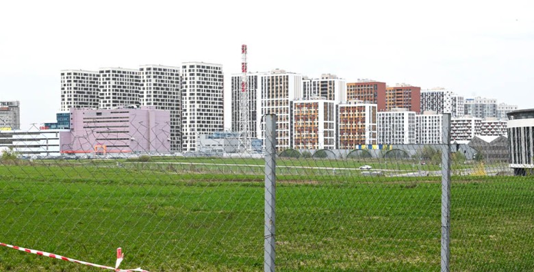 В российских городах-миллионниках начали дешеветь новостройки