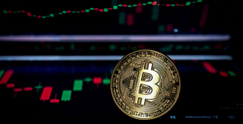 Стоимость биткоина вновь побила исторический рекорд и превысила $107 тысяч