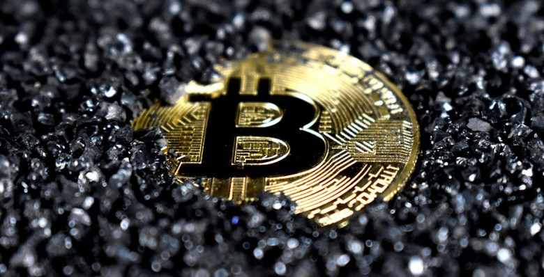 Курс биткойна превысил $122 тысячи