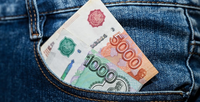 Зарплаты россиян в возрасте до 24 лет выросли более чем на 20%