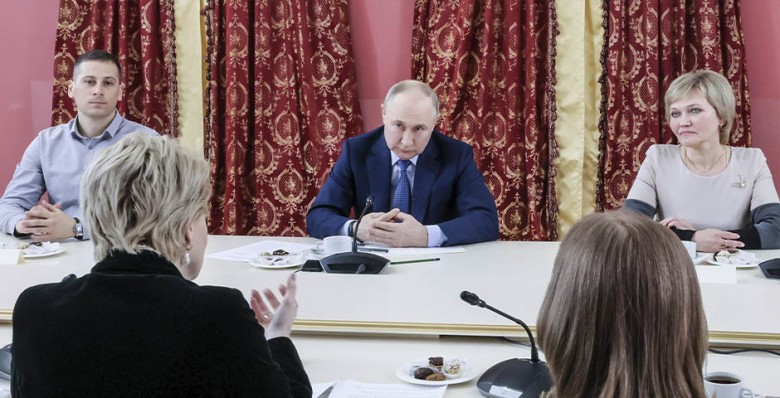 Владимир Путин поручил разработать план развития индустрии музыкальных инструментов