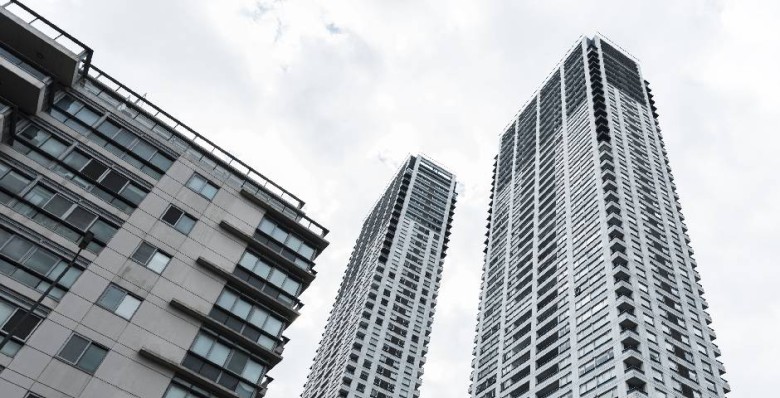 На соцподдержку по оплате ЖКУ выделят более 12,4 млрд рублей