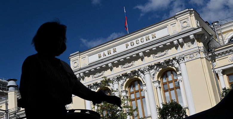 ЦБ объяснил, почему для него инфляция важнее курса рубля