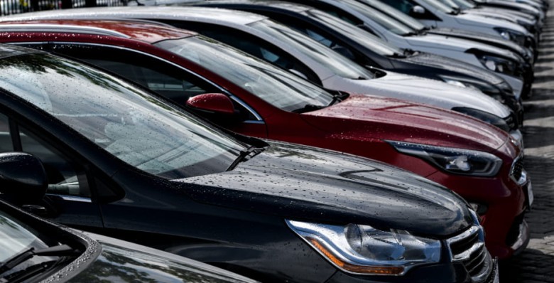 Выдача автокредитов упала за месяц на 30,4%