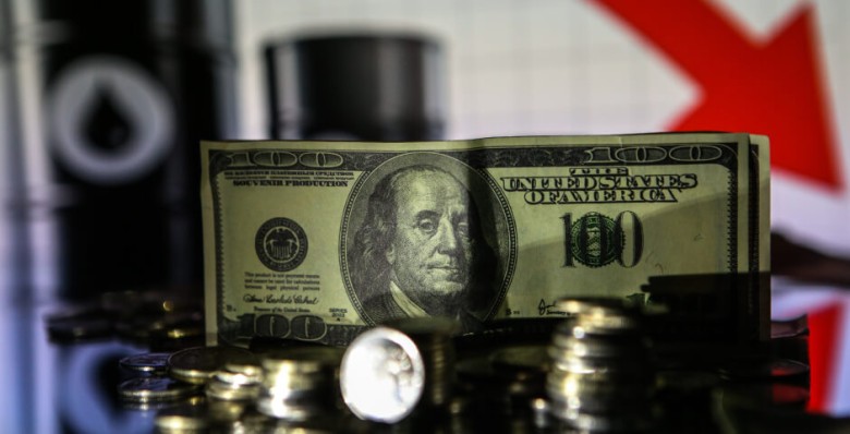 Нефть Brent впервые за год опустилась ниже $72