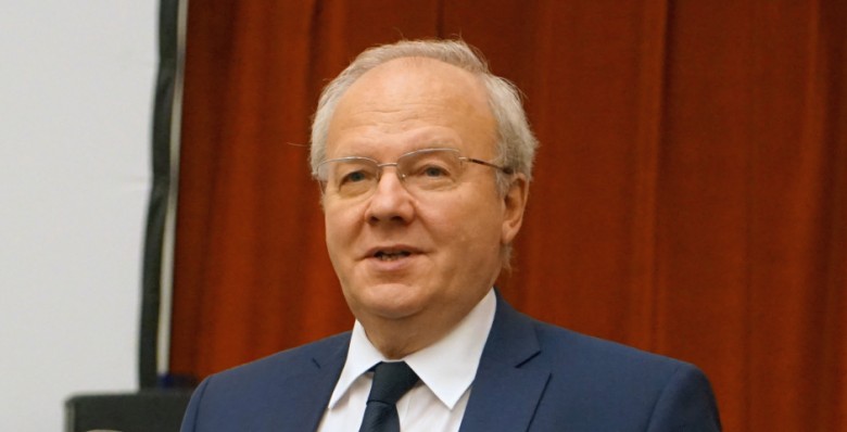 Алексей Хохлов: В стране почти вымерли технологи и изобретатели