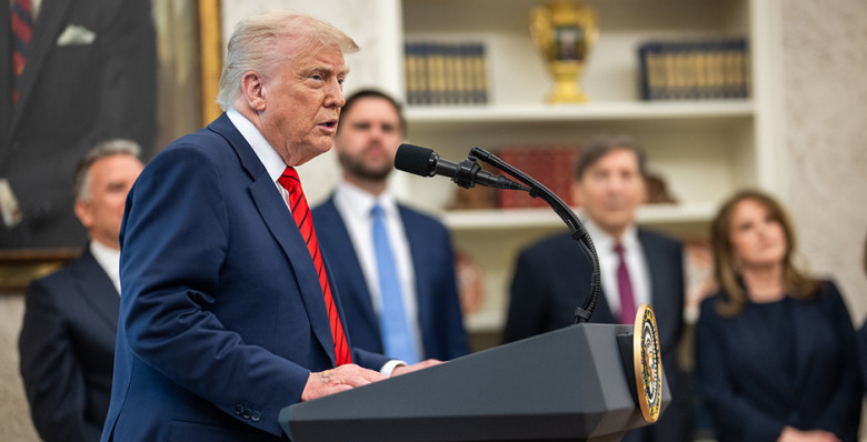 Дональд Трамп сообщил о подписании торговой сделки с Китаем