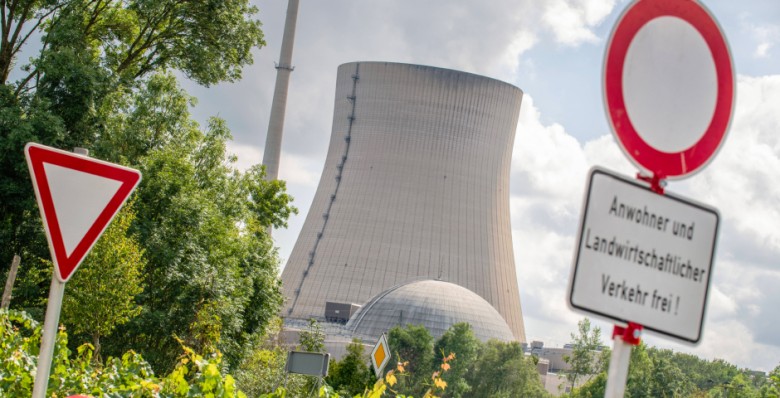Восточная Европа хочет, но не может построить 12 атомных энергоблоков