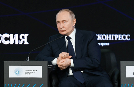 Владимир Путин и Игорь Шувалов выступили на форуме СИНВ