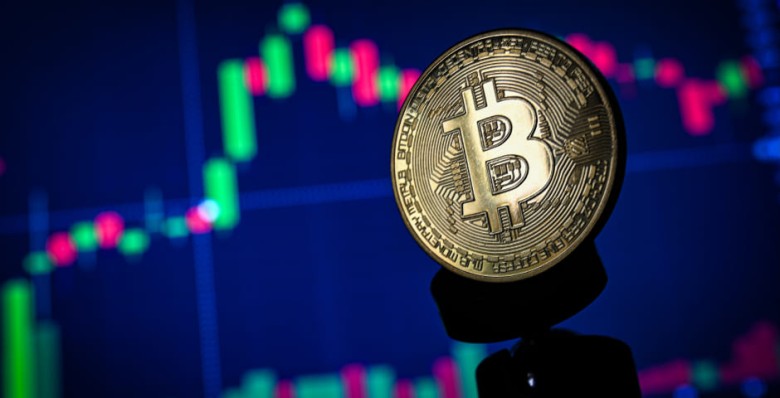Глава BlackRock допустил рост биткоина до $700 тыс. благодаря инвестфондам