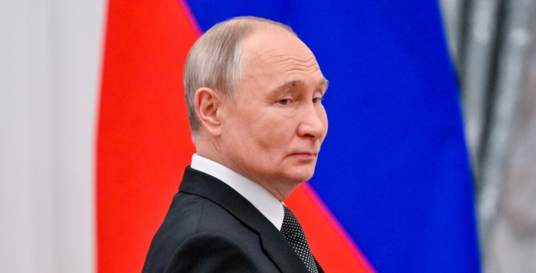 Владимир Путин подписал закон об IPO ДОМ.РФ