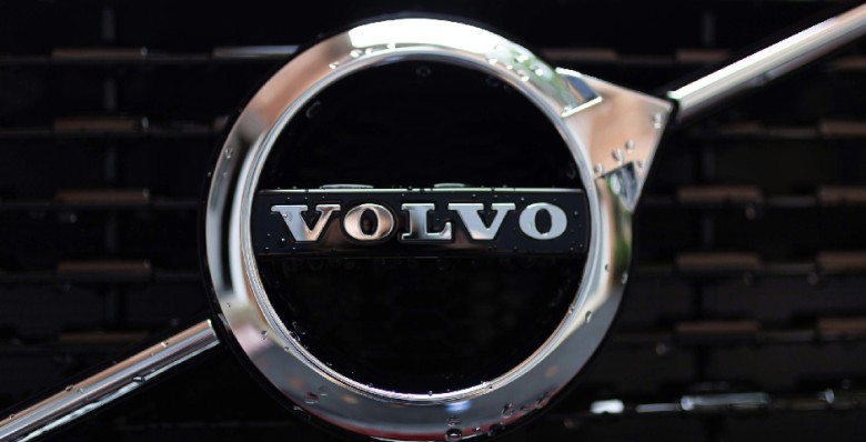 Volvo объявил о сокращении до 800 рабочих мест из-за пошлин США