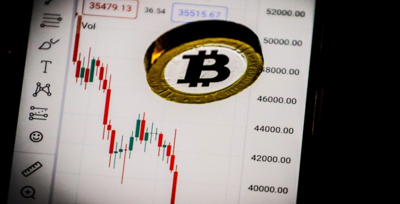 Биткоин в точке выбора
