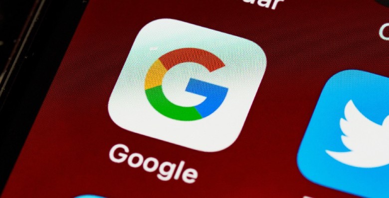 ЕС пересматривает расследование в отношении Apple и Google