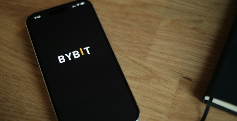 Bybit пообещала выплатить до $140 млн за поимку взломавших ее хакеров