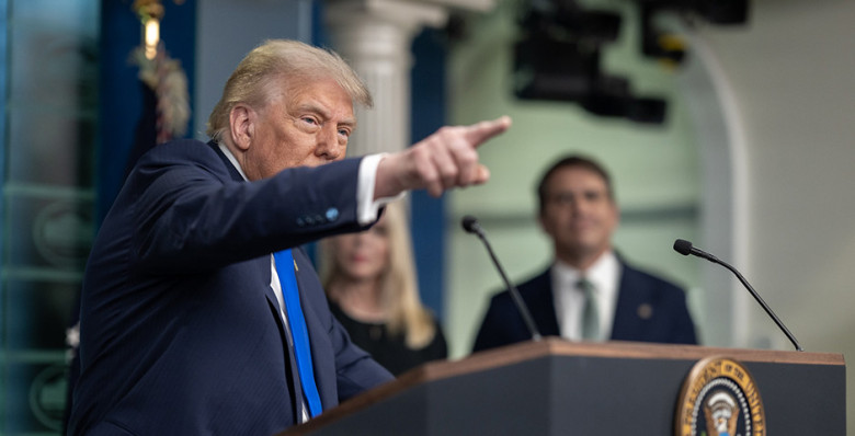 Дональд Трамп отменил санкции против Сирии