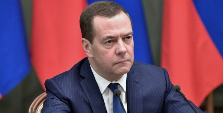 Дмитрий Медведев: крах доллара скажется на всех, его надо вытеснять постепенно