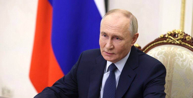 Владимир Путин поддержал идею продлить ежемесячные выплаты курянам