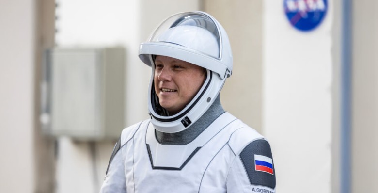 Crew Dragon с космонавтом Александром Гребенкиным вернулся на Землю