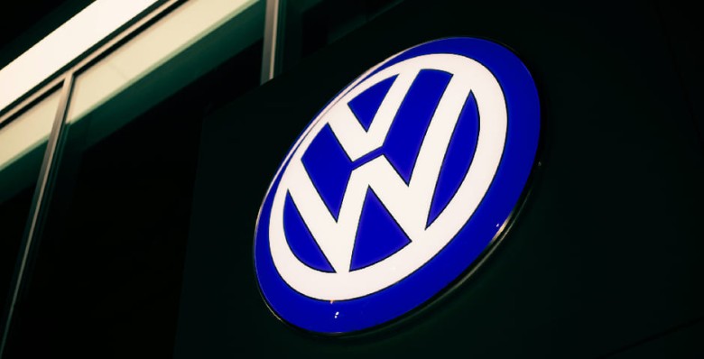 Volkswagen закроет не меньше трех заводов и снизит зарплаты